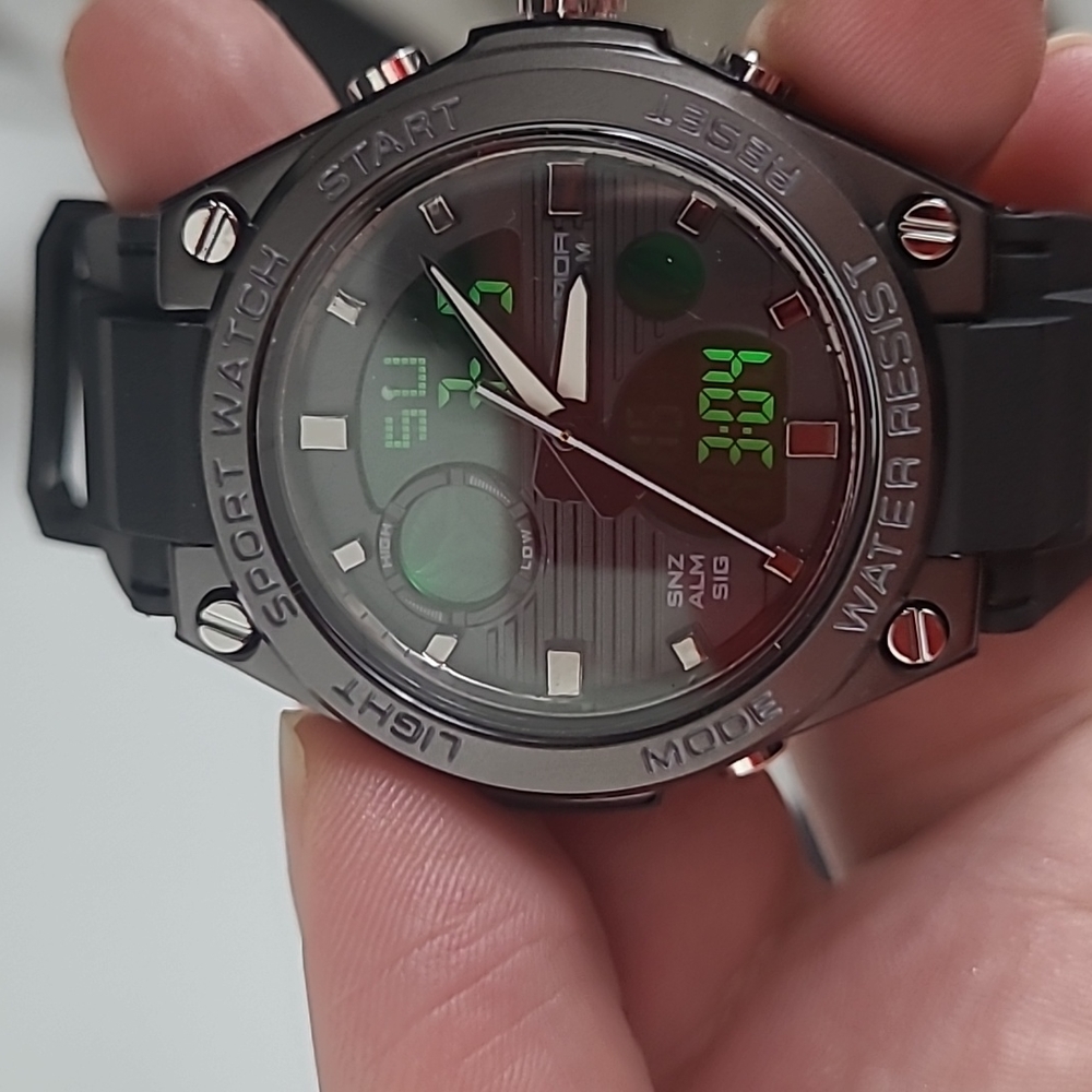 Black LED Digital watch - Picture 6 of 7